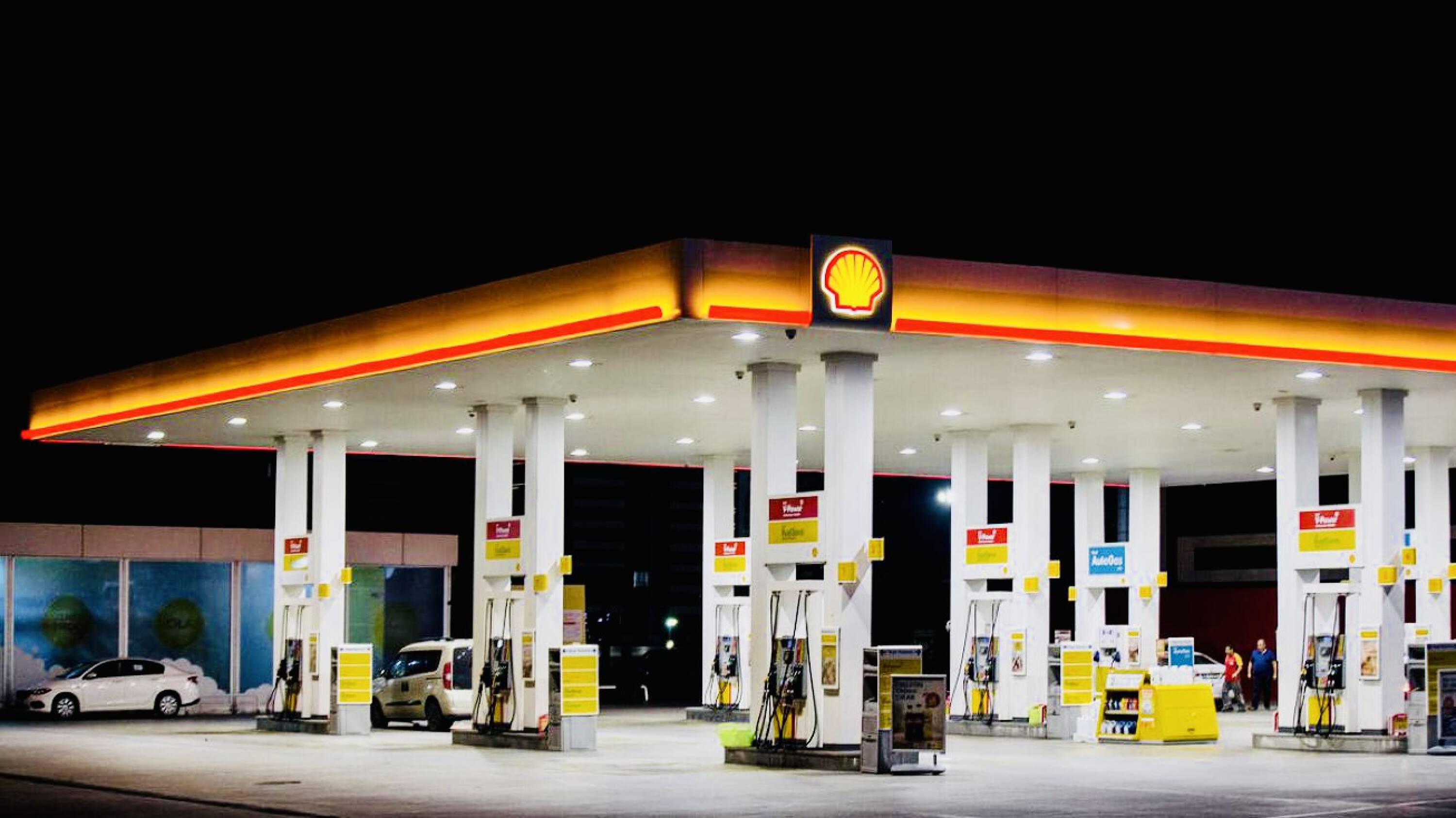 SHELL GAS STATION & BROWNS SUPERMARKET FOR SALE! (20-YEAR PURE NNN LEASE)